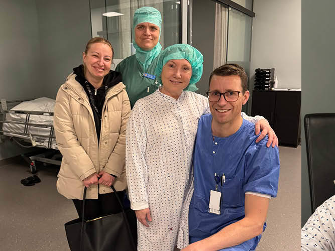 Fedora med operasjonsteamet. Hofteprotese.