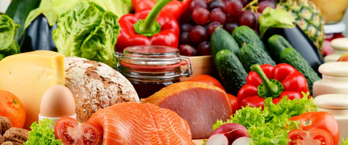 fargerike grønnsaker og frukt. 