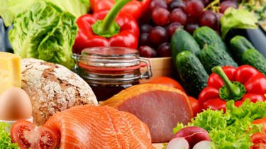 fargerike grønnsaker og frukt.